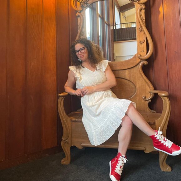 Meet your Posher, Chantal - Picture 1 of 1